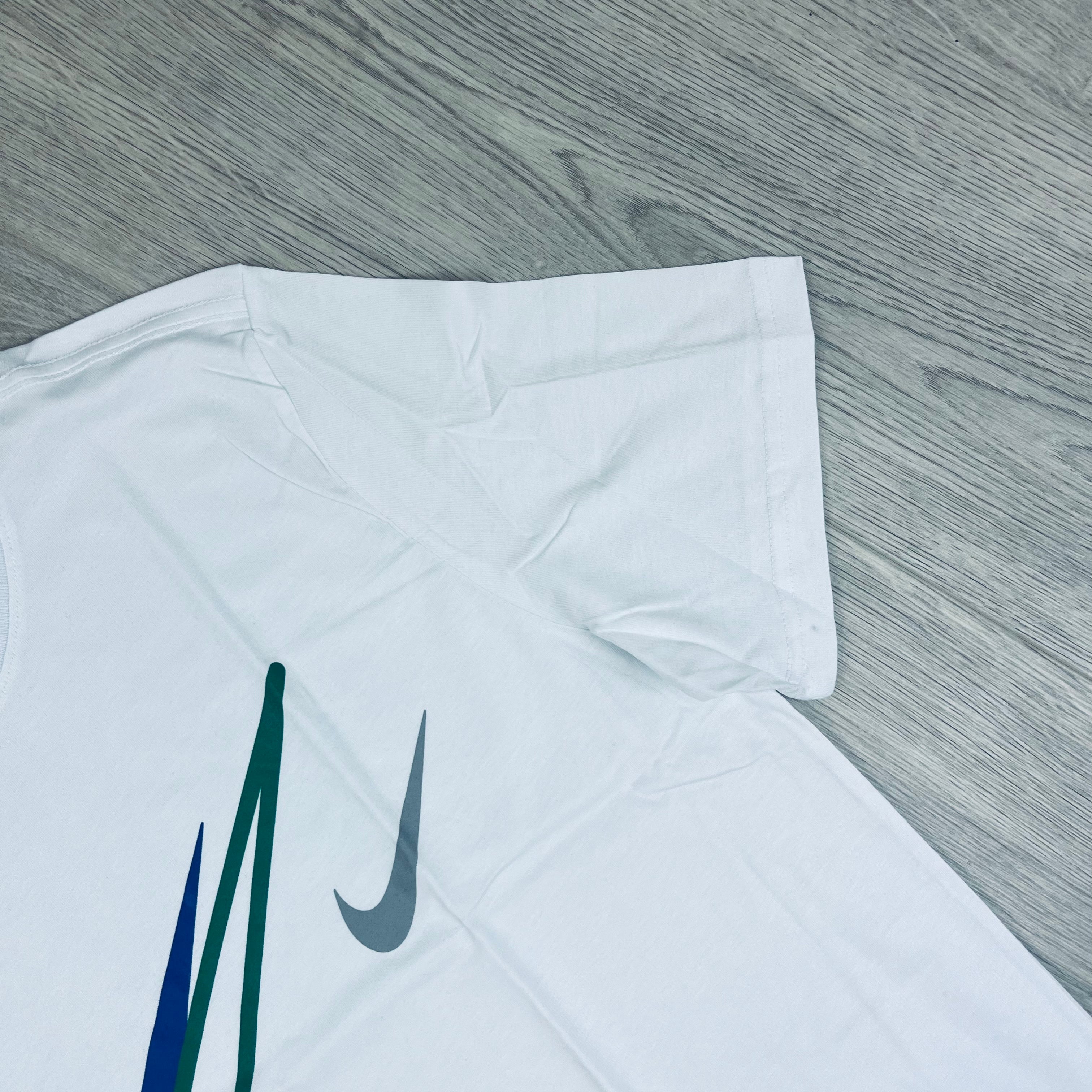 Nike Swoosh T-Shirt