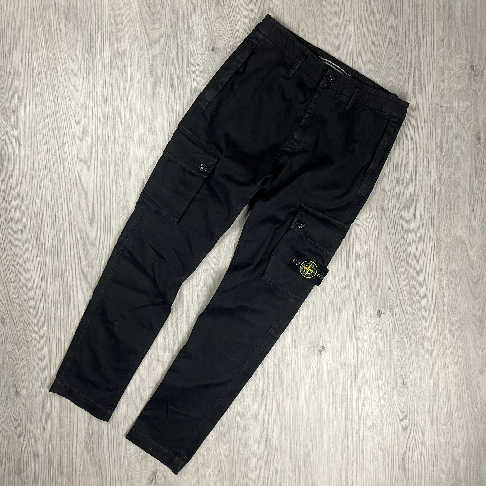 Stone island black cargo hot sale trousers