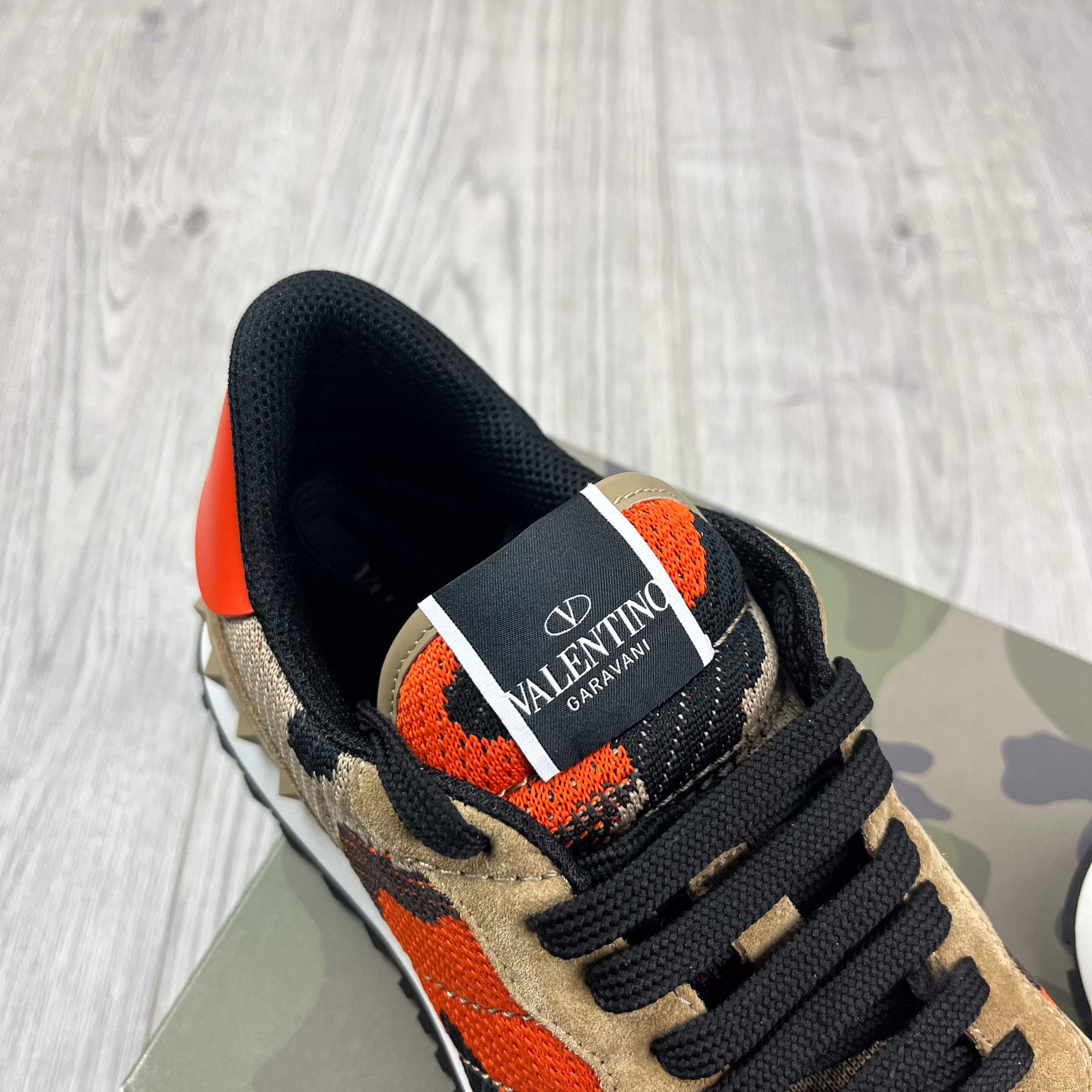 Valentino Rockrunner Sneakers - Beige