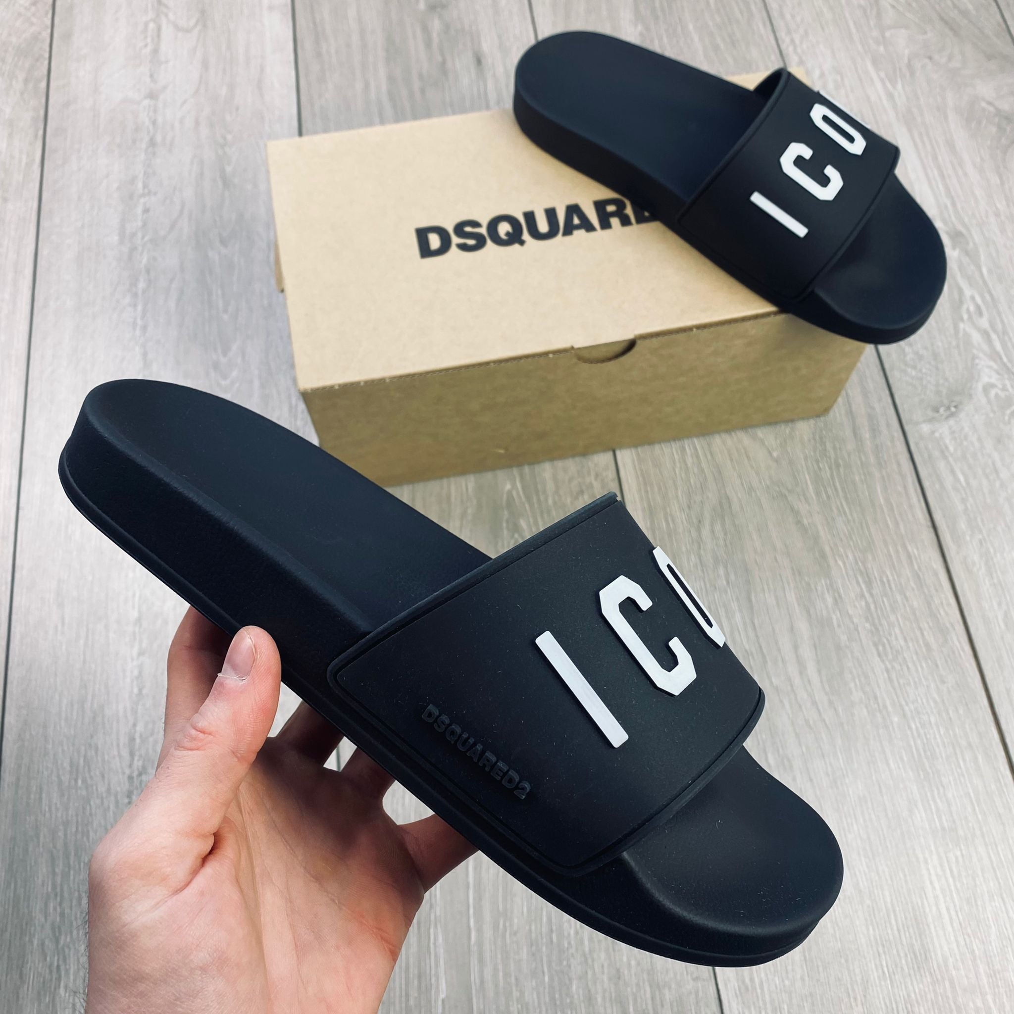 DSQUARED2 ICON Slides