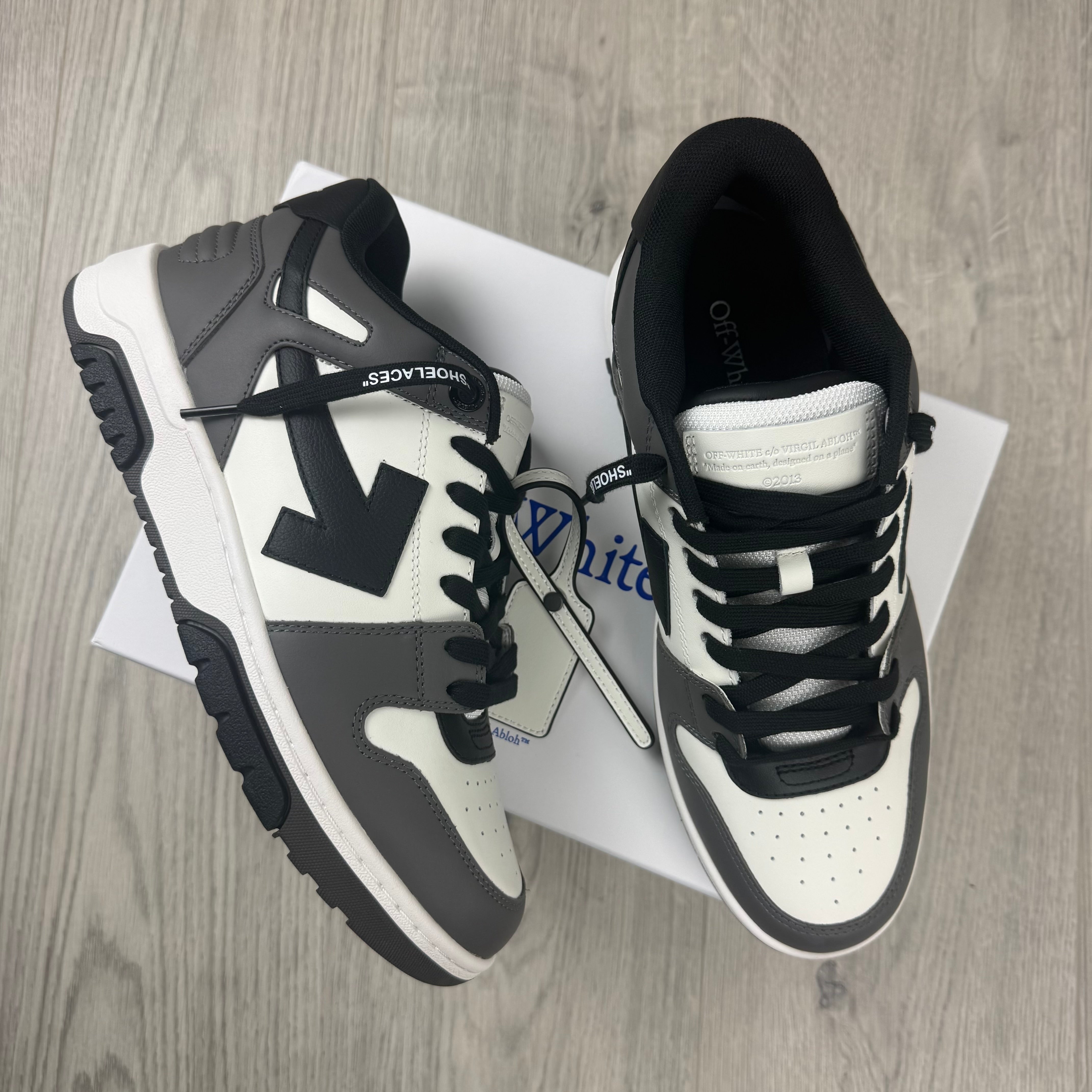 Off-White 'Out Of Office' Sneakers - Grey