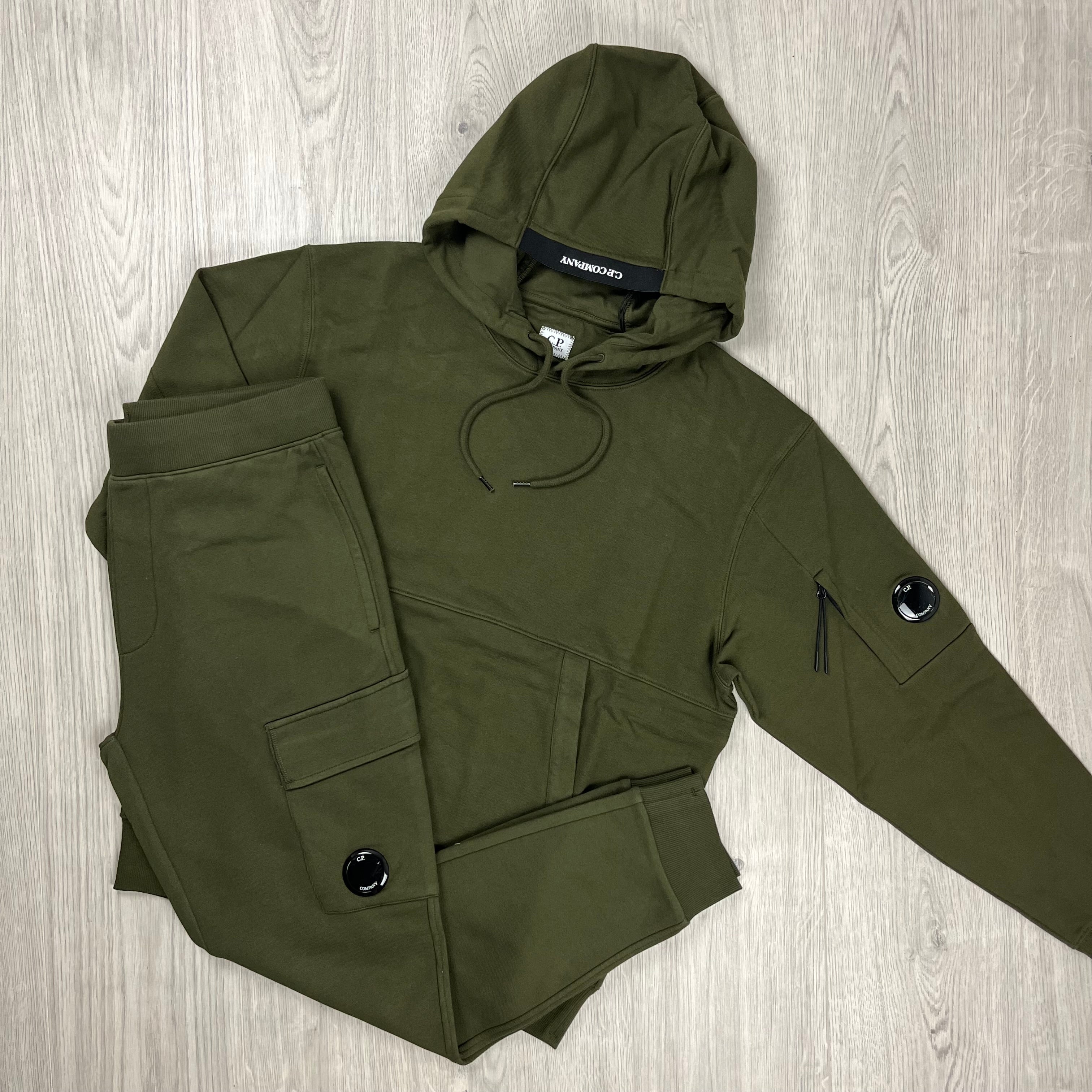 スウェット・トレーナー C.P. Company Men's Lens Wappen Light Fleece Sweatshirt Ivy G CP Company Men's Light Fleece Lens Sweatshirt Men's