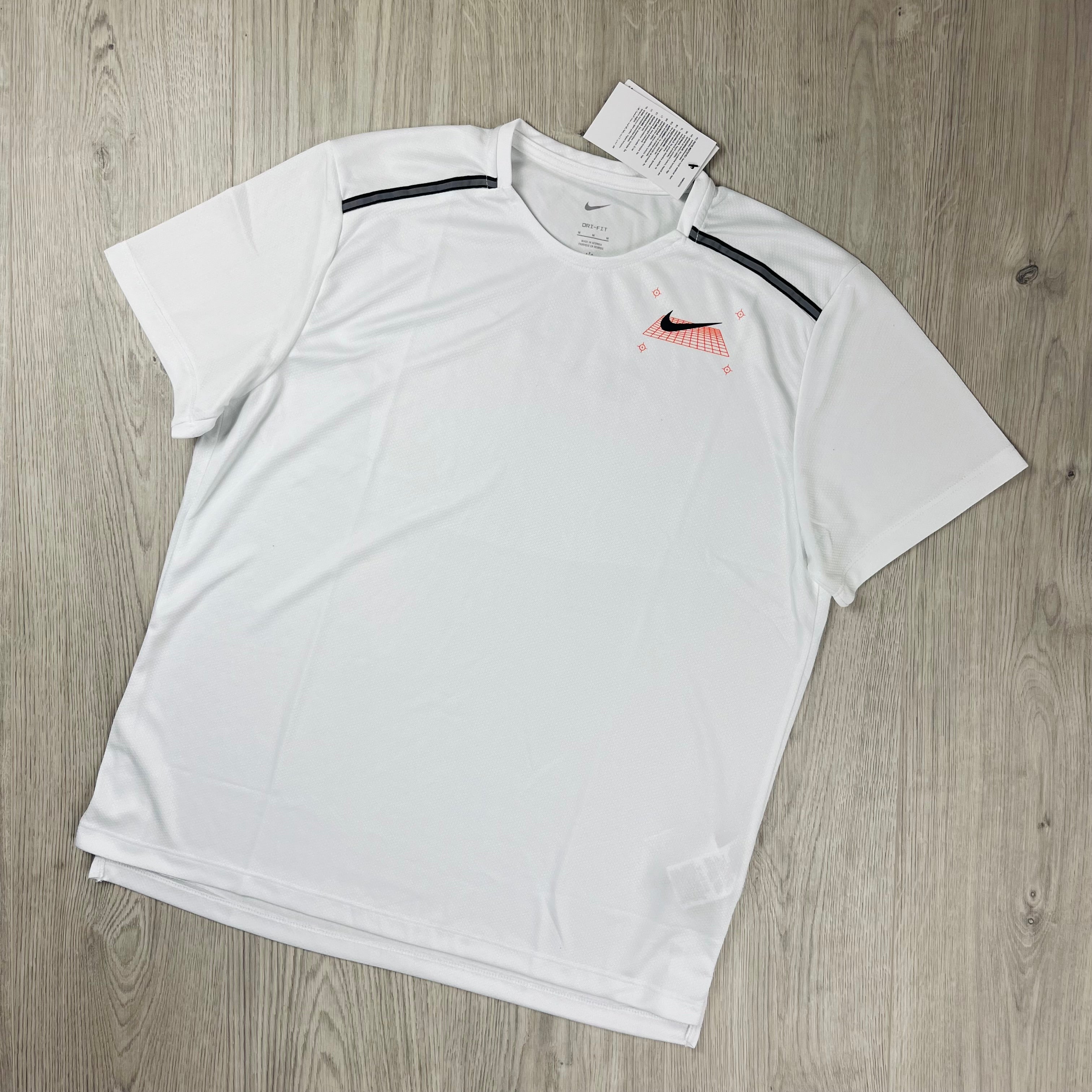 white nike miler top