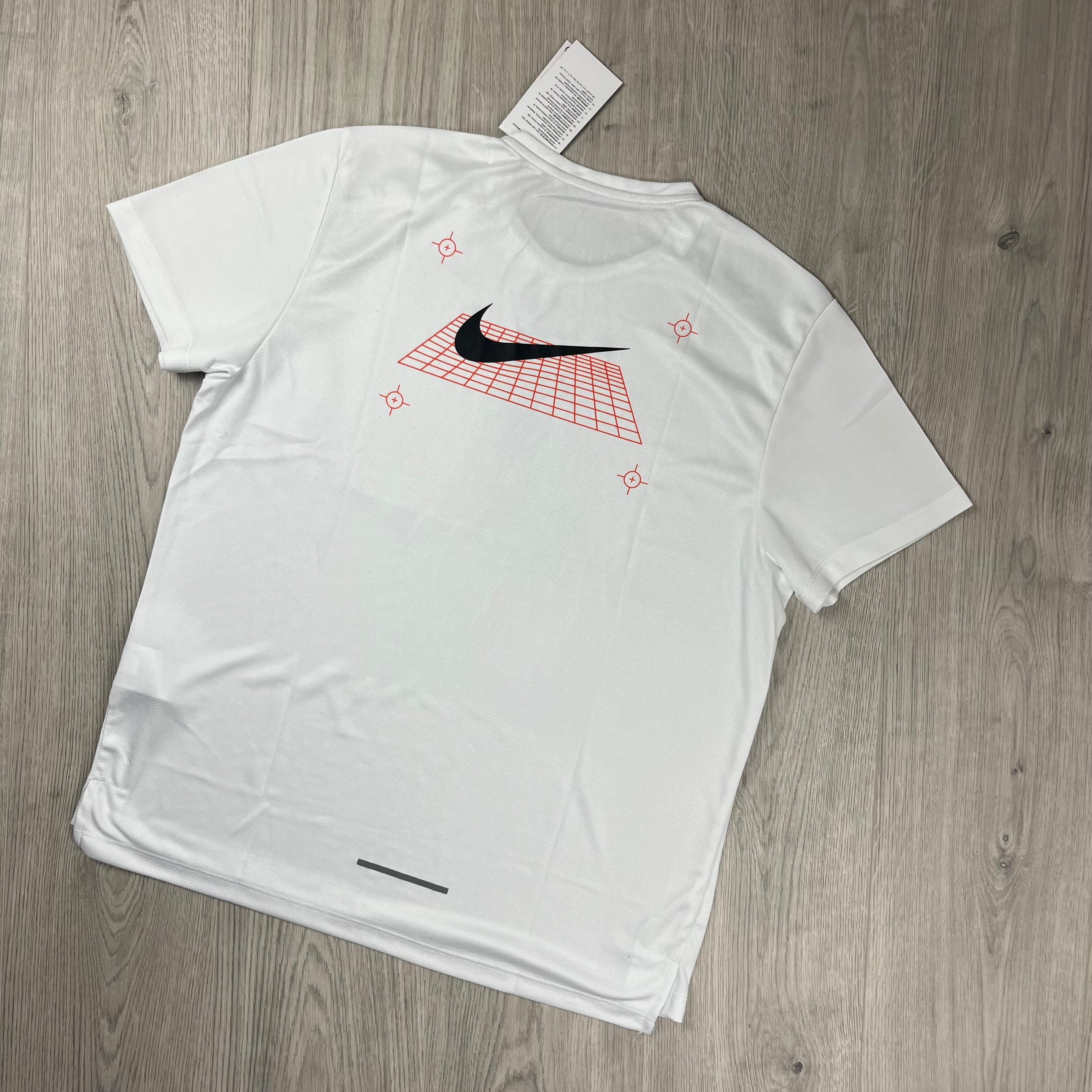white nike reflective shirt