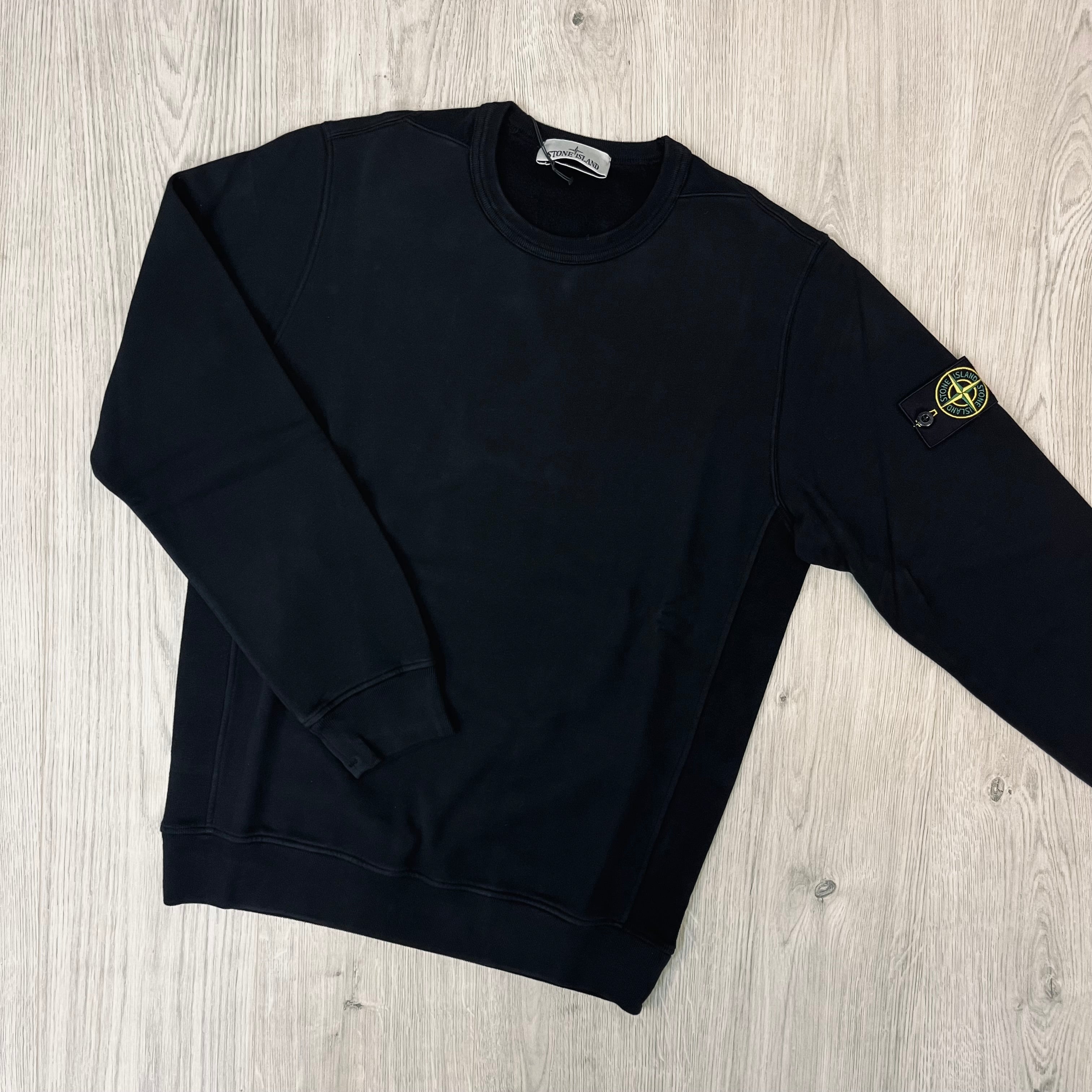 Stone island badge sleeve sweatshirt black sale