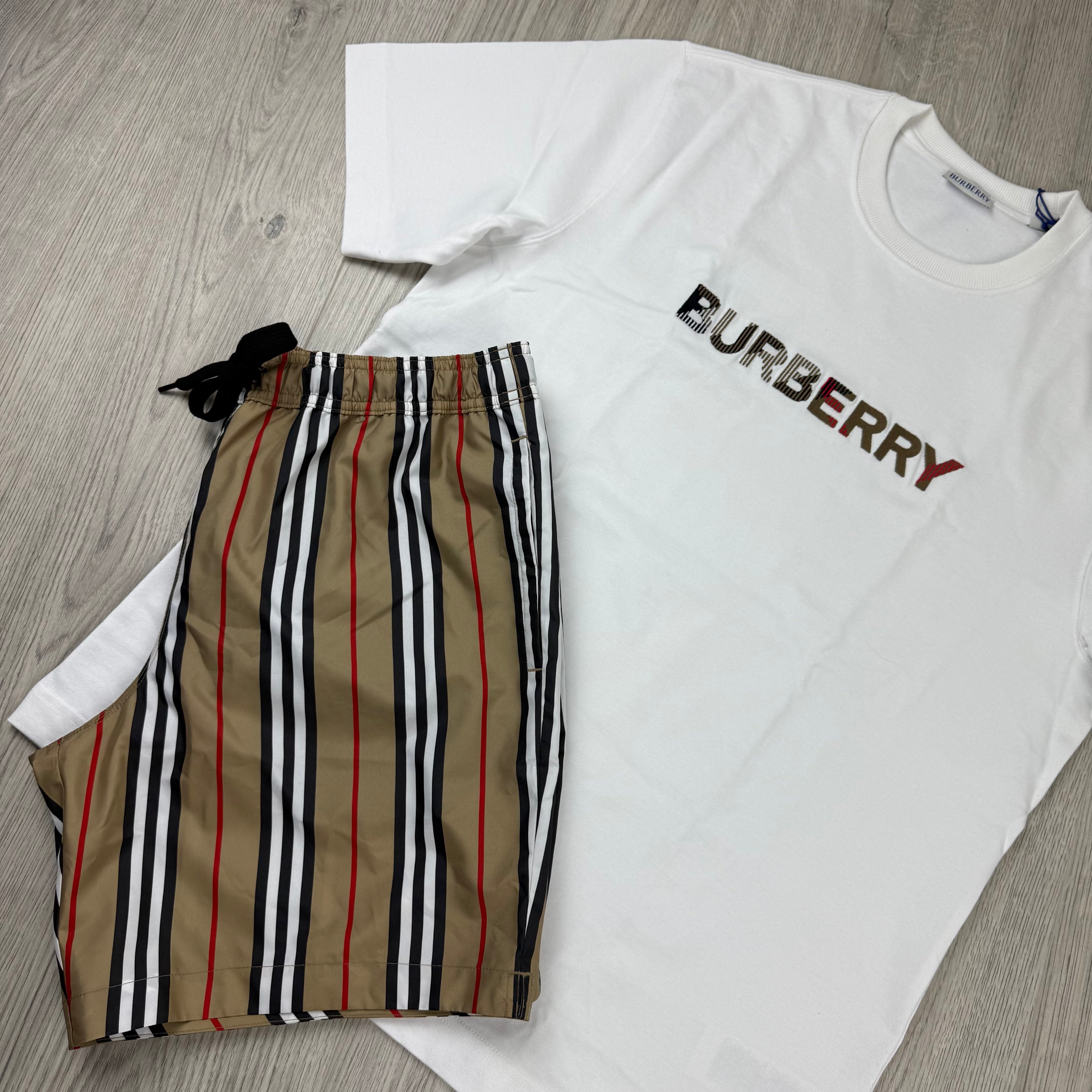 Burberry Holiday Set - White/Beige