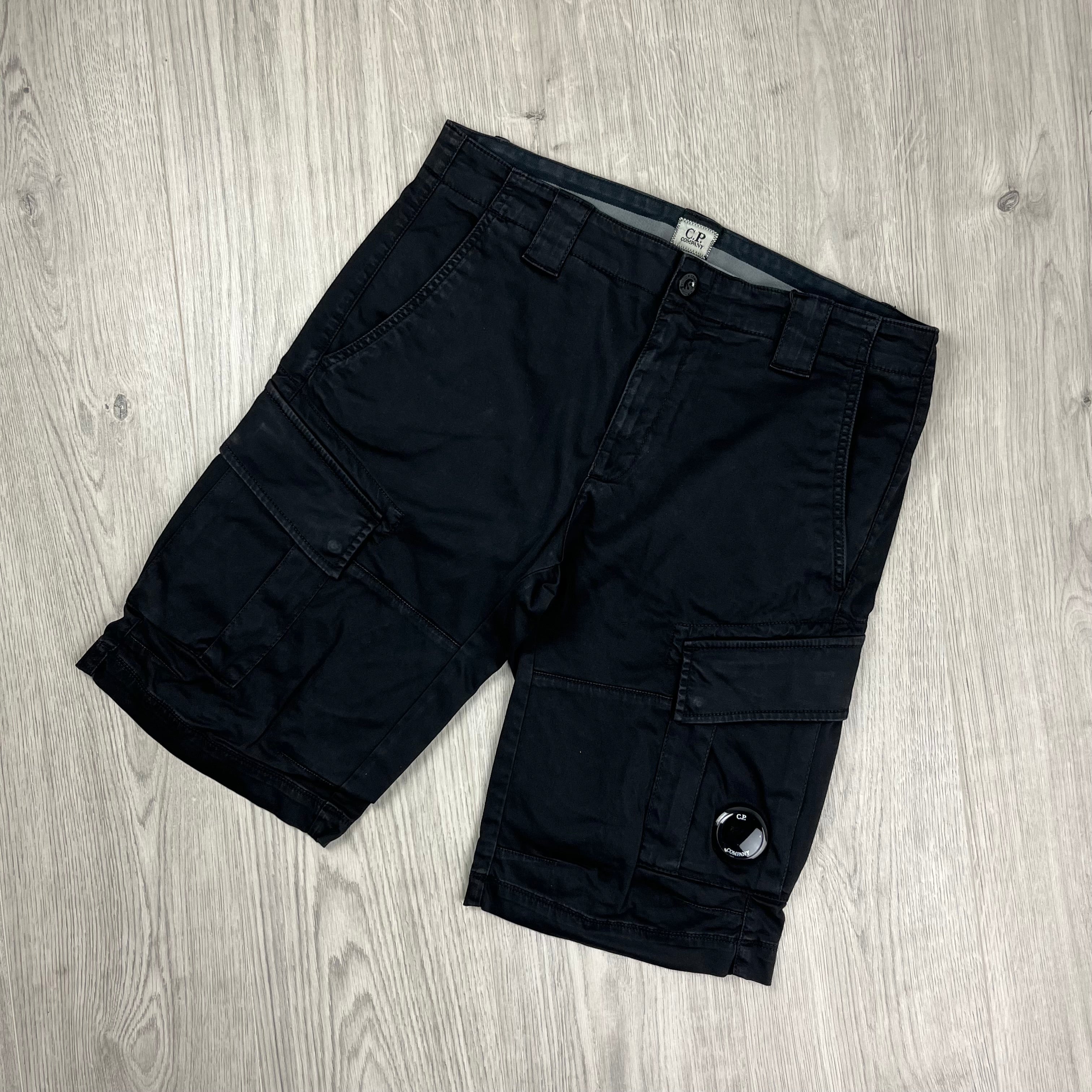 パンツ C.P Company Nylon Black Cargo ShortPants C.P. Company - Cargo Shorts (Black) | HHV