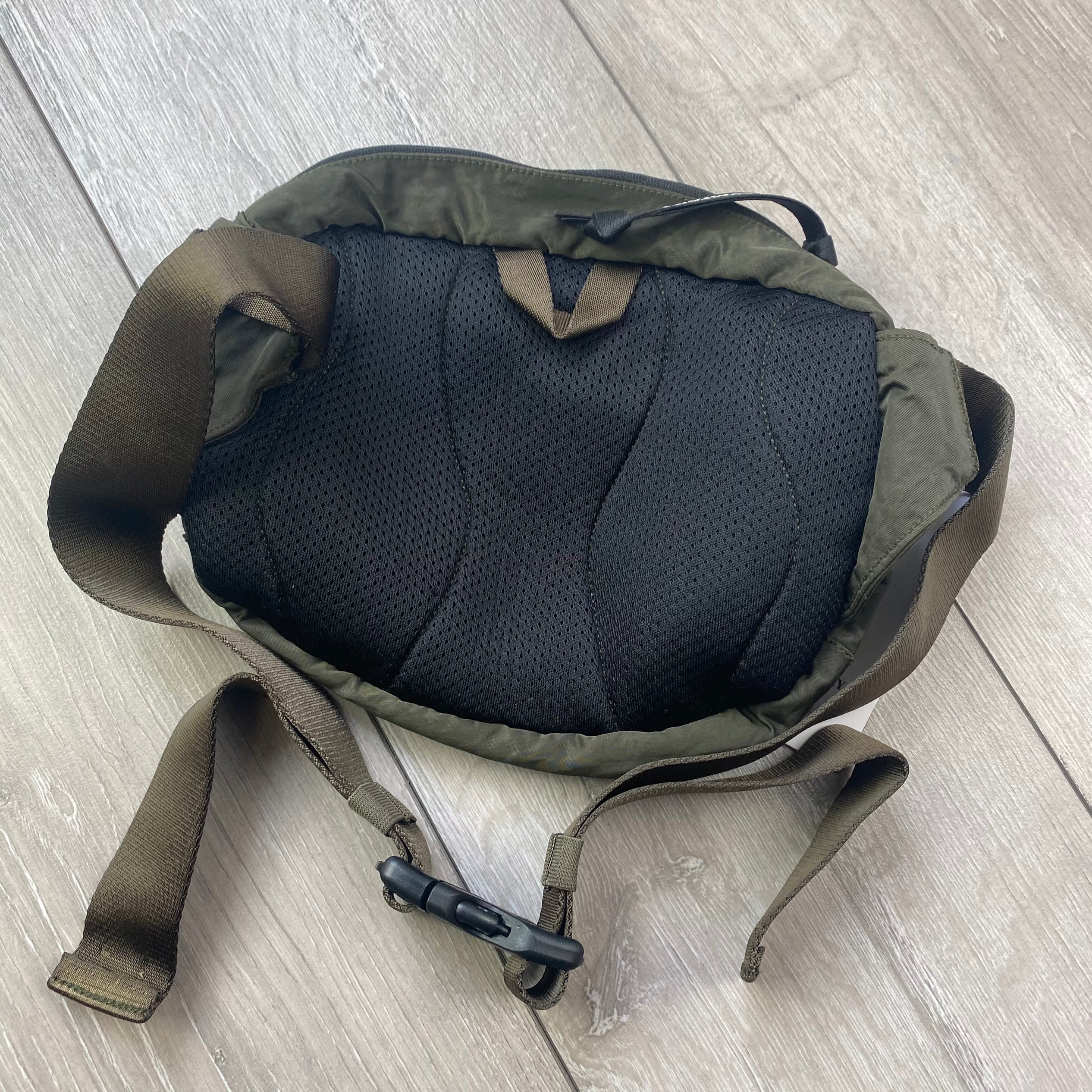 CP Company | Men's Zip Chrome Bag | Ivy Green | Outlet Sale